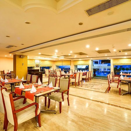 Royal Sarovar Portico Siliguri Hotel Eksteriør billede