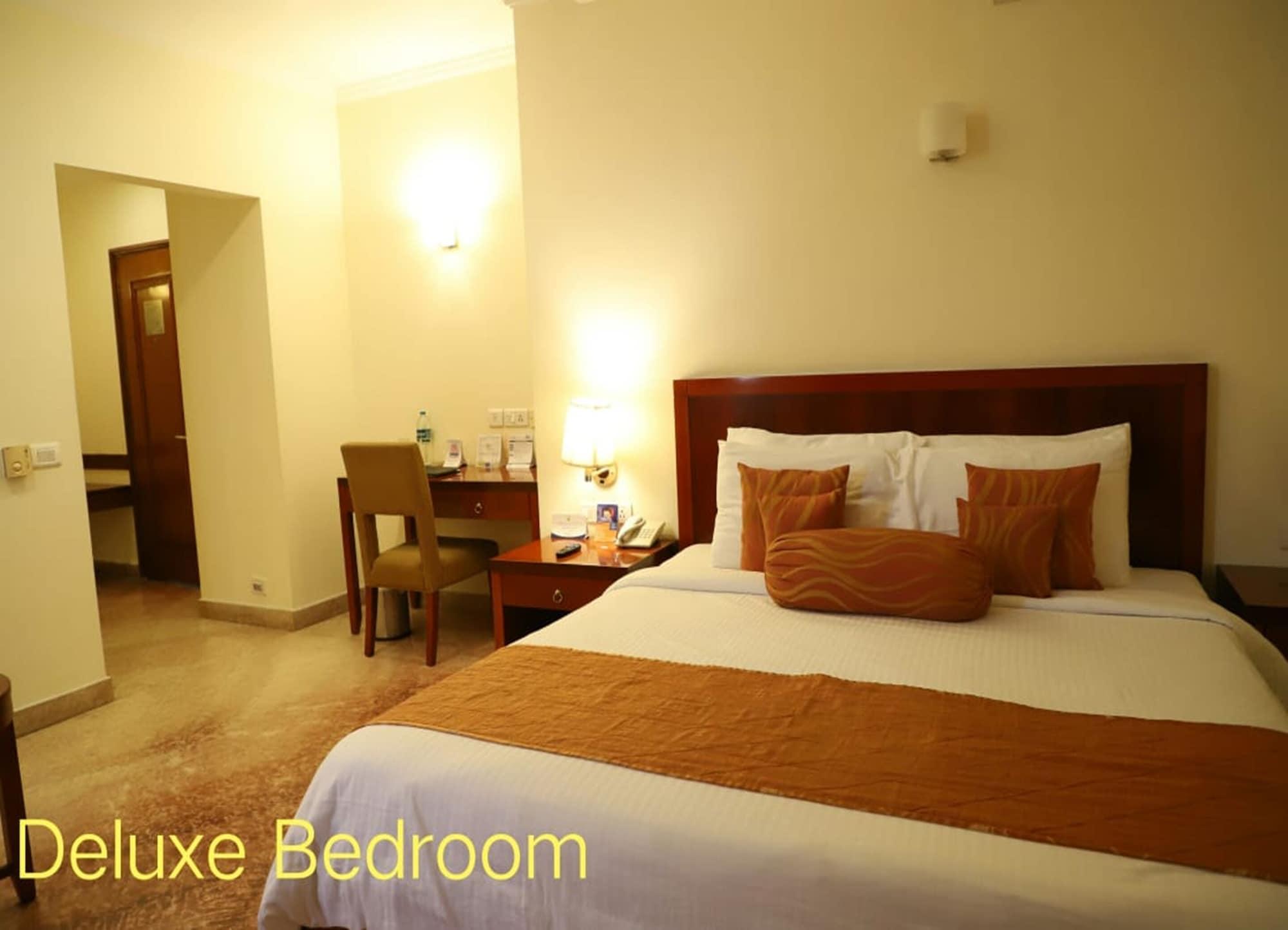 Royal Sarovar Portico Siliguri Eksteriør billede