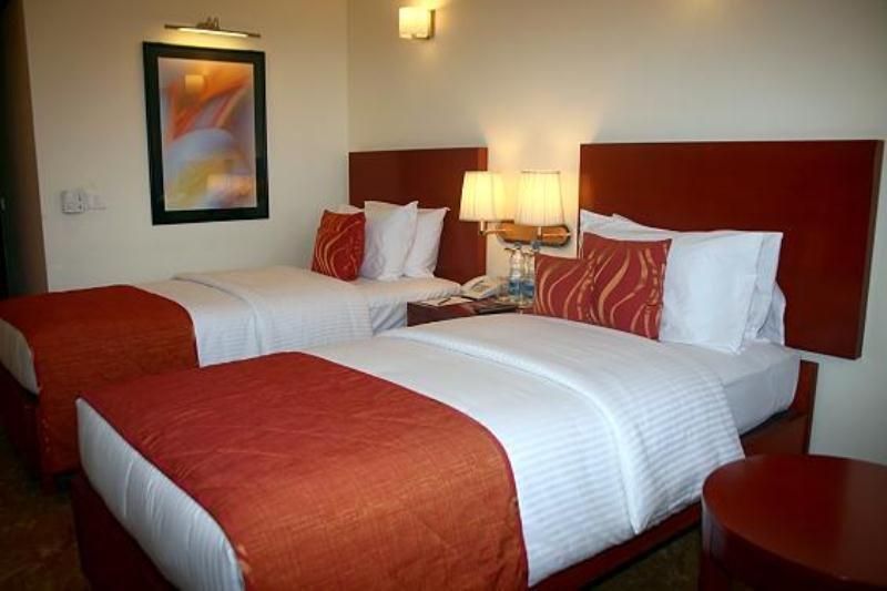 Royal Sarovar Portico Siliguri Eksteriør billede