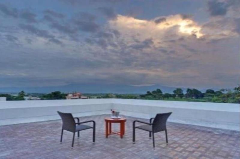 Royal Sarovar Portico Siliguri Eksteriør billede