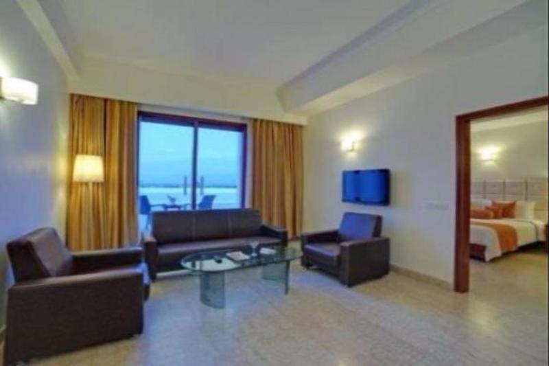 Royal Sarovar Portico Siliguri Eksteriør billede