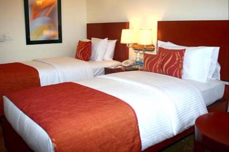 Royal Sarovar Portico Siliguri Eksteriør billede