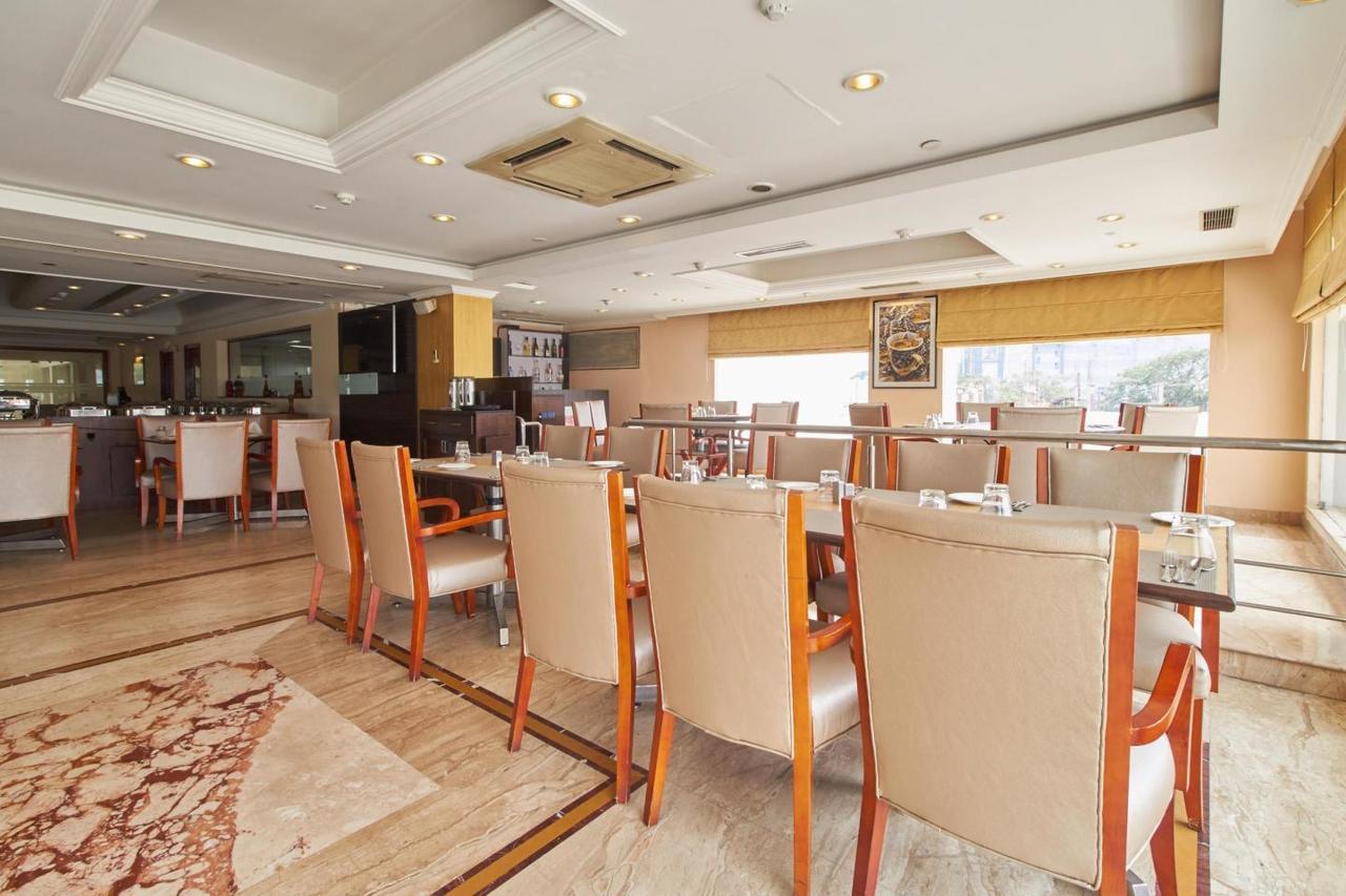 Royal Sarovar Portico Siliguri Eksteriør billede