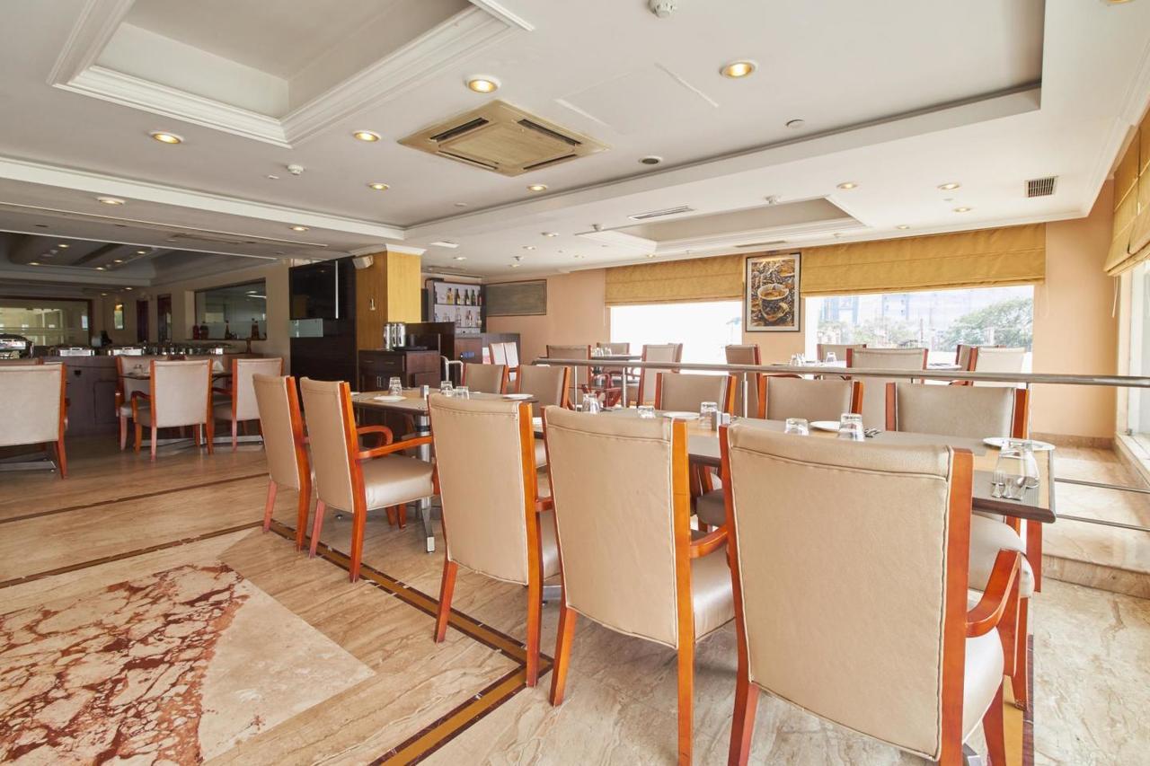 Royal Sarovar Portico Siliguri Hotel Eksteriør billede