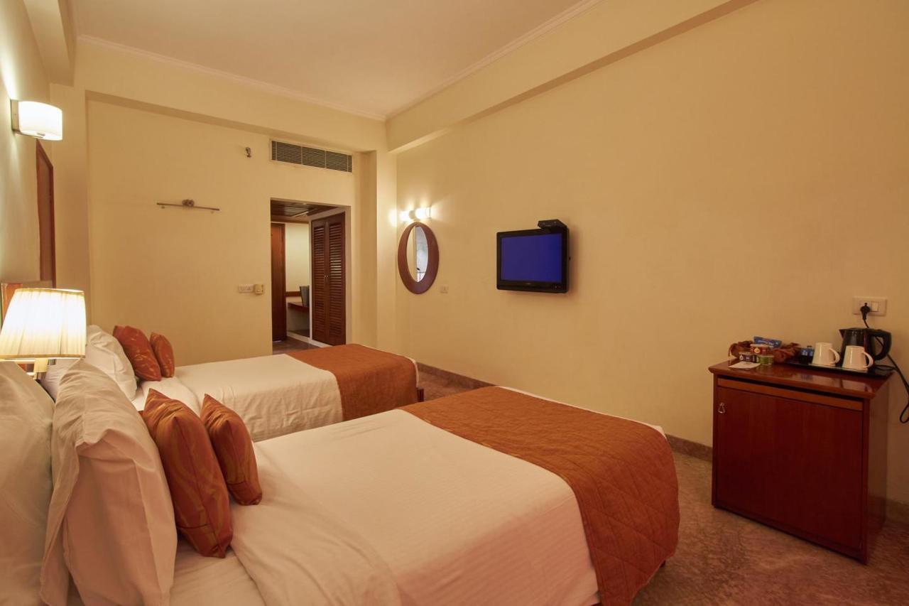Royal Sarovar Portico Siliguri Eksteriør billede