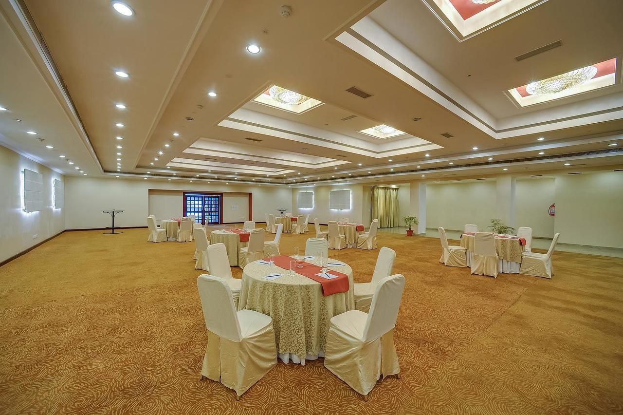 Royal Sarovar Portico Siliguri Eksteriør billede