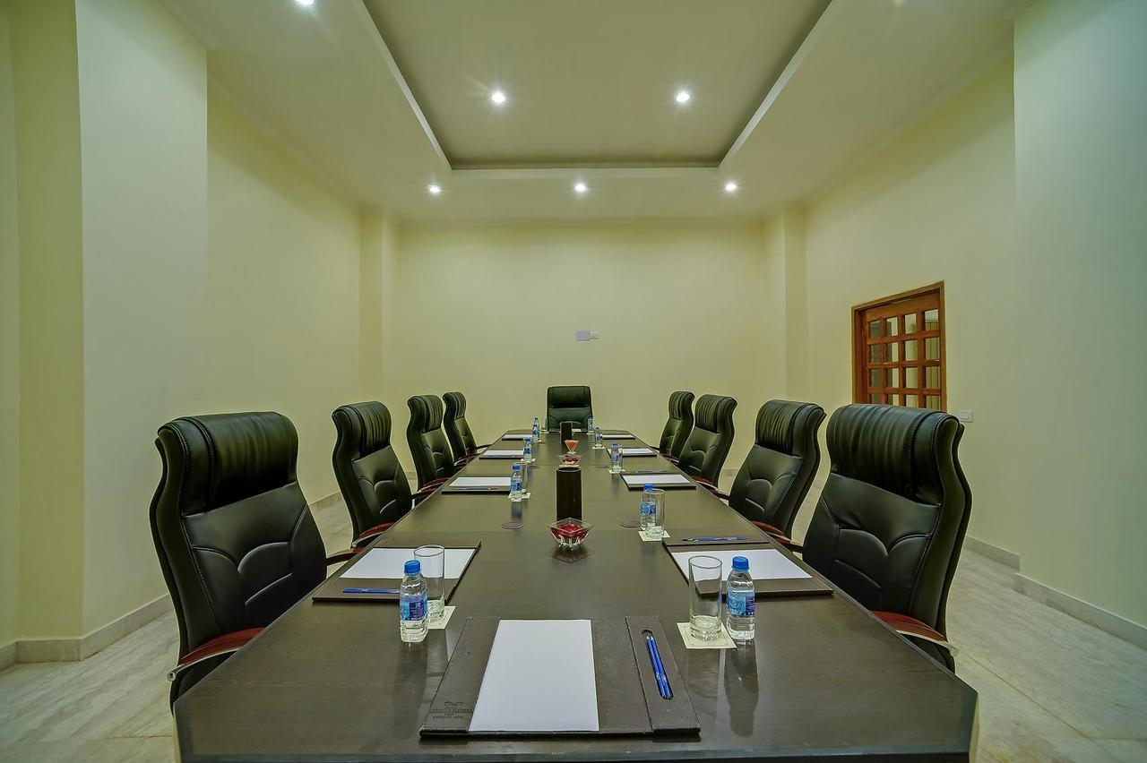 Royal Sarovar Portico Siliguri Eksteriør billede