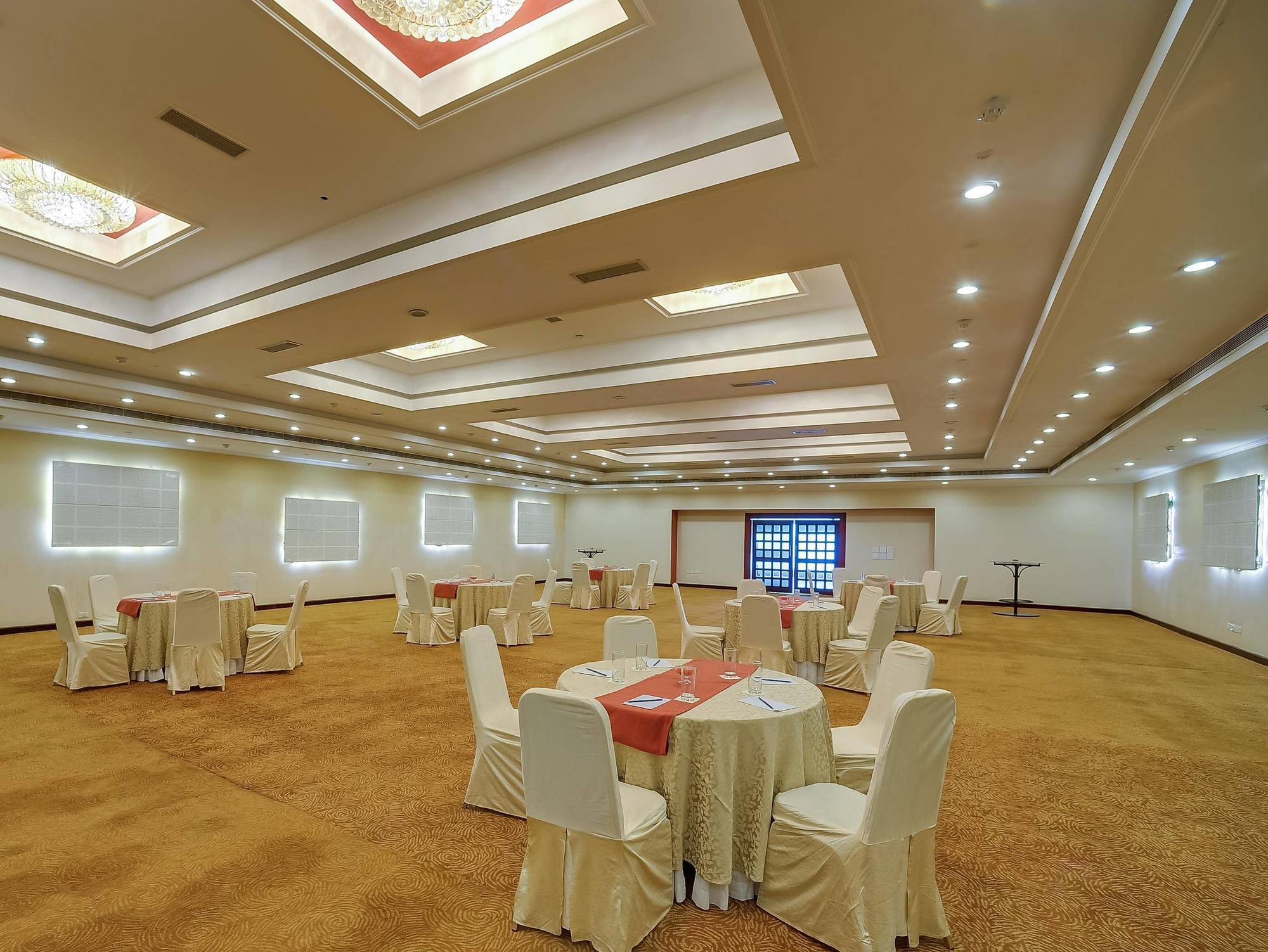 Royal Sarovar Portico Siliguri Hotel Eksteriør billede