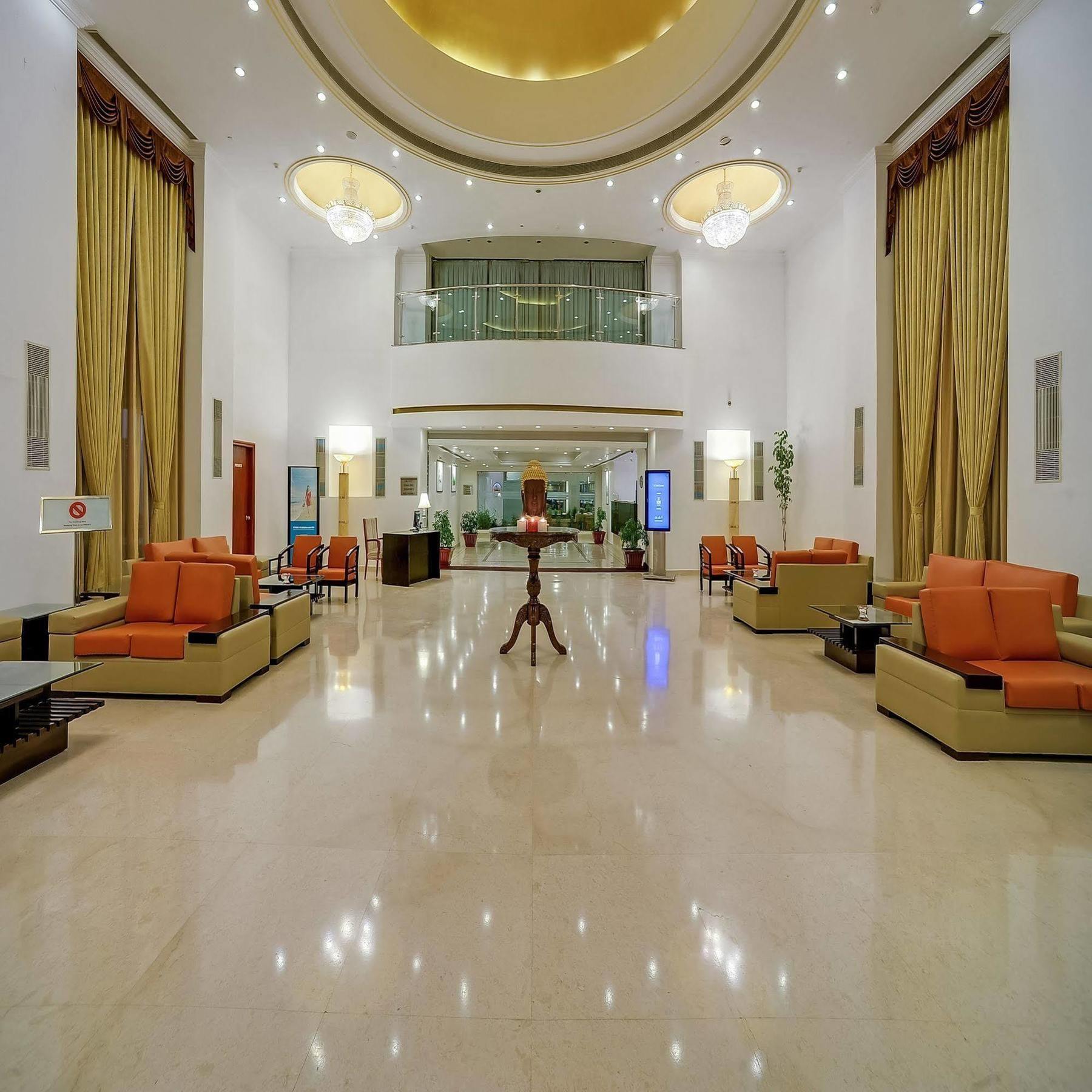 Royal Sarovar Portico Siliguri Hotel Eksteriør billede