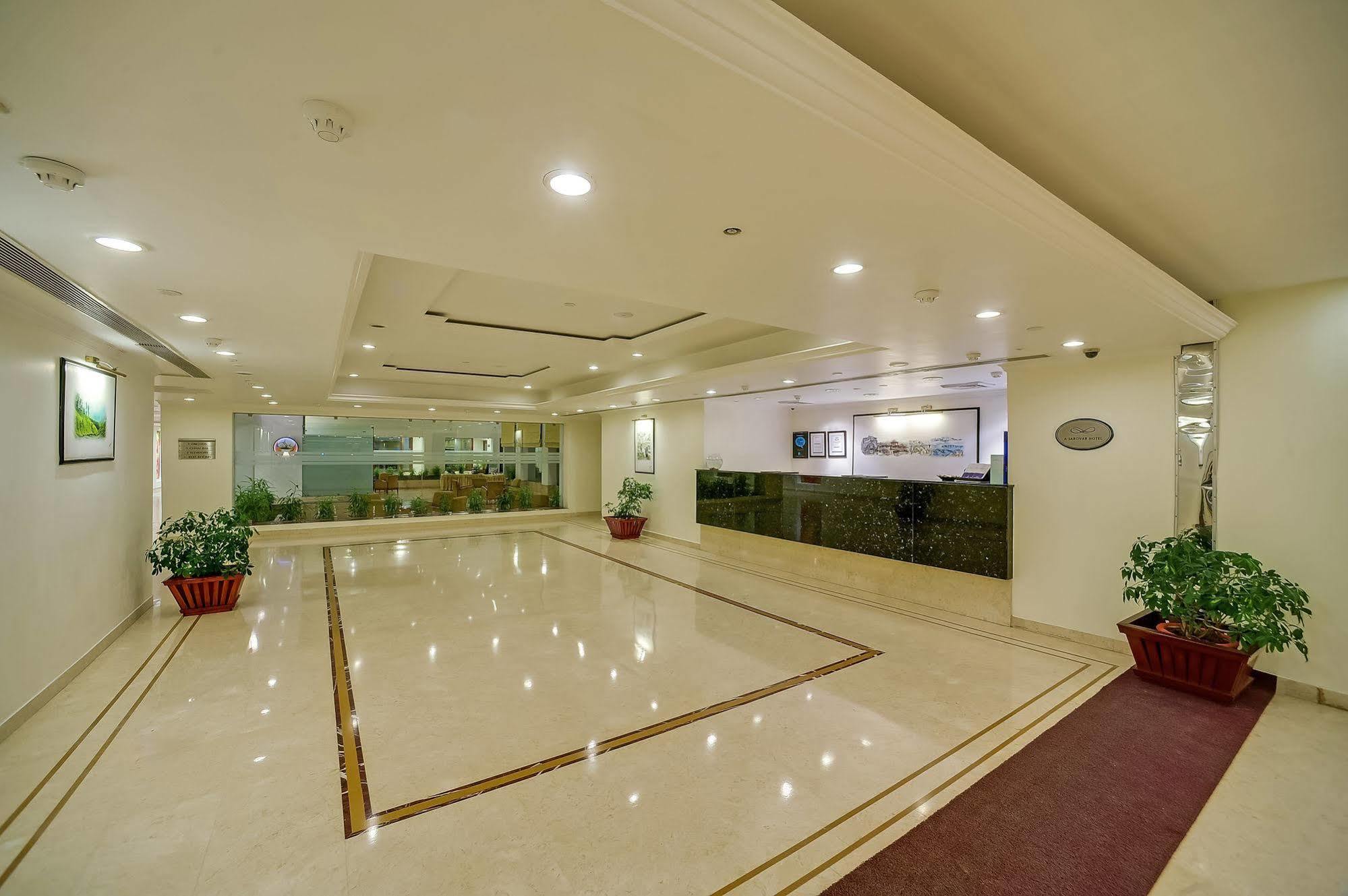 Royal Sarovar Portico Siliguri Hotel Eksteriør billede