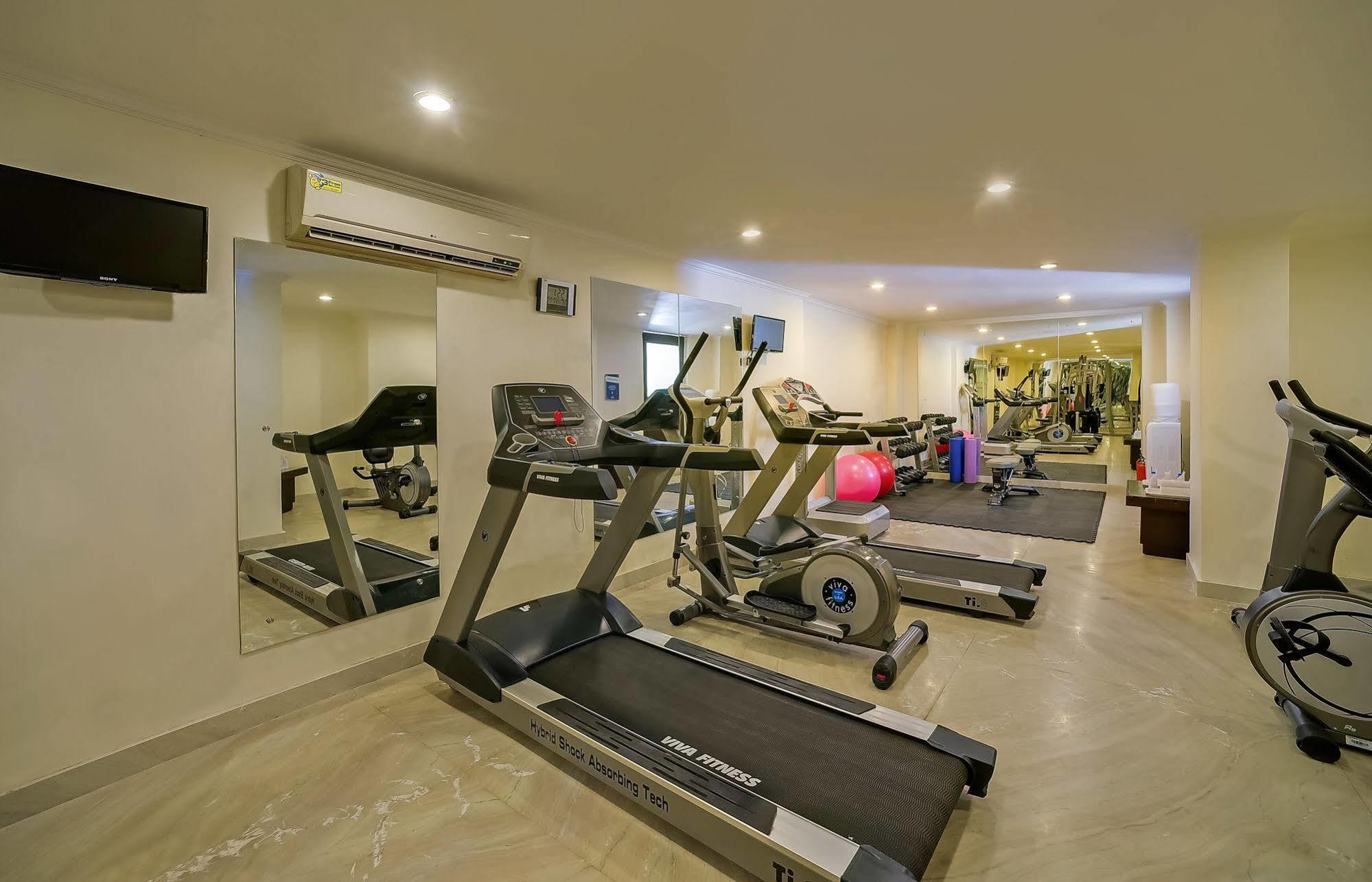 Royal Sarovar Portico Siliguri Eksteriør billede